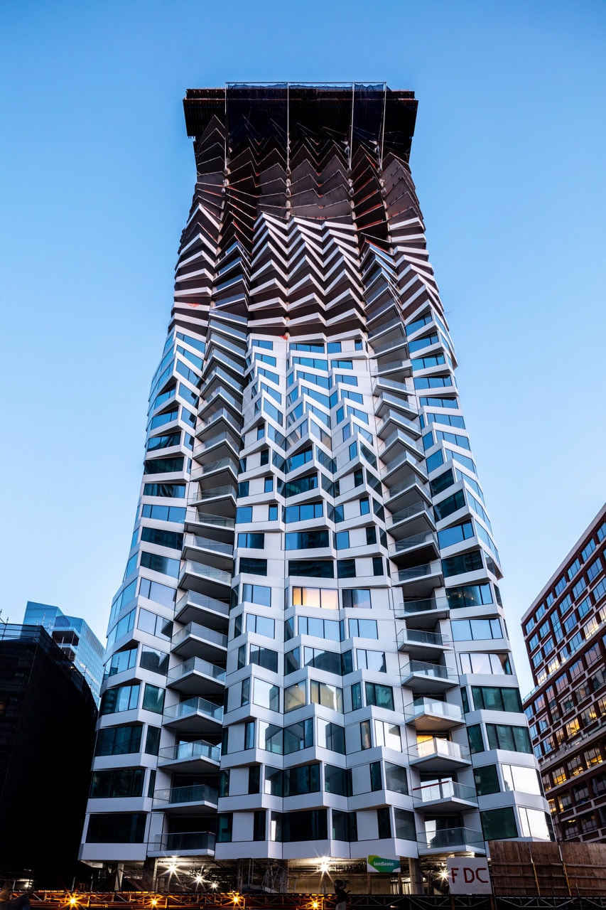 mira san francisco spiraling apartment condominium curved building studio gang architecture jeanne gang time 100 architect 