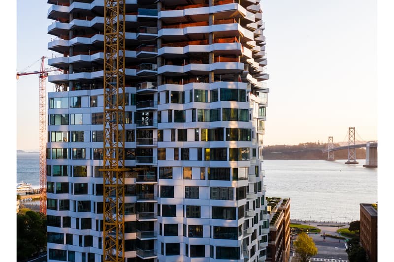 mira san francisco spiraling apartment condominium curved building studio gang architecture jeanne gang time 100 architect