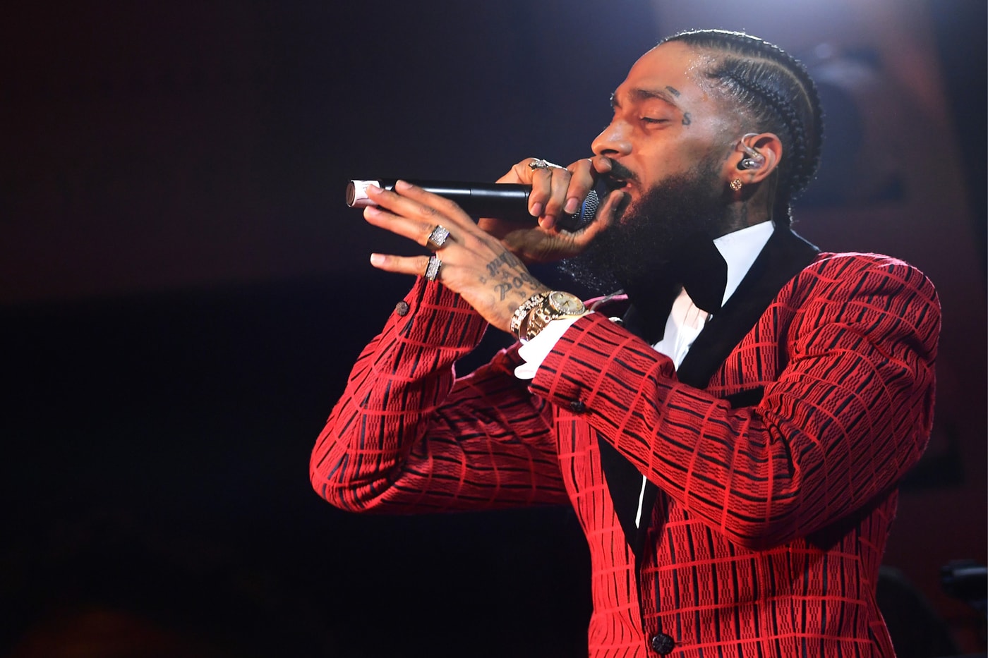 Nipsey Hussle's Girlfriend & Sister Pay Tribute hip hop