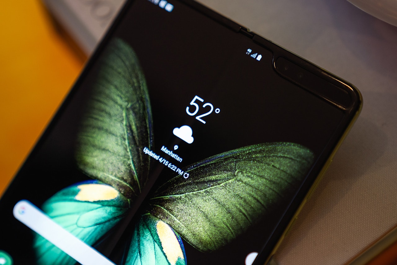 A Closer Look at the Samsung Galaxy Fold tech smartphones korea iphone tablet 
