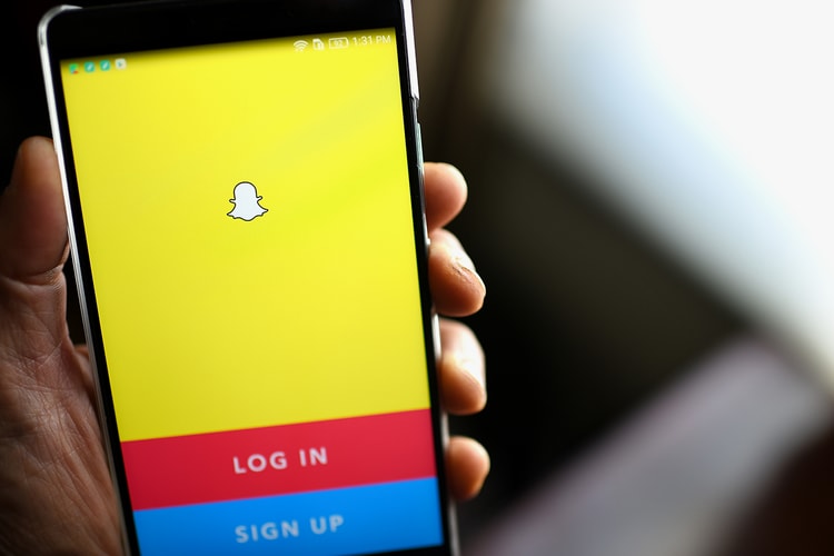 Snapchat Announces Stories Coming to Tinder & Houseparty