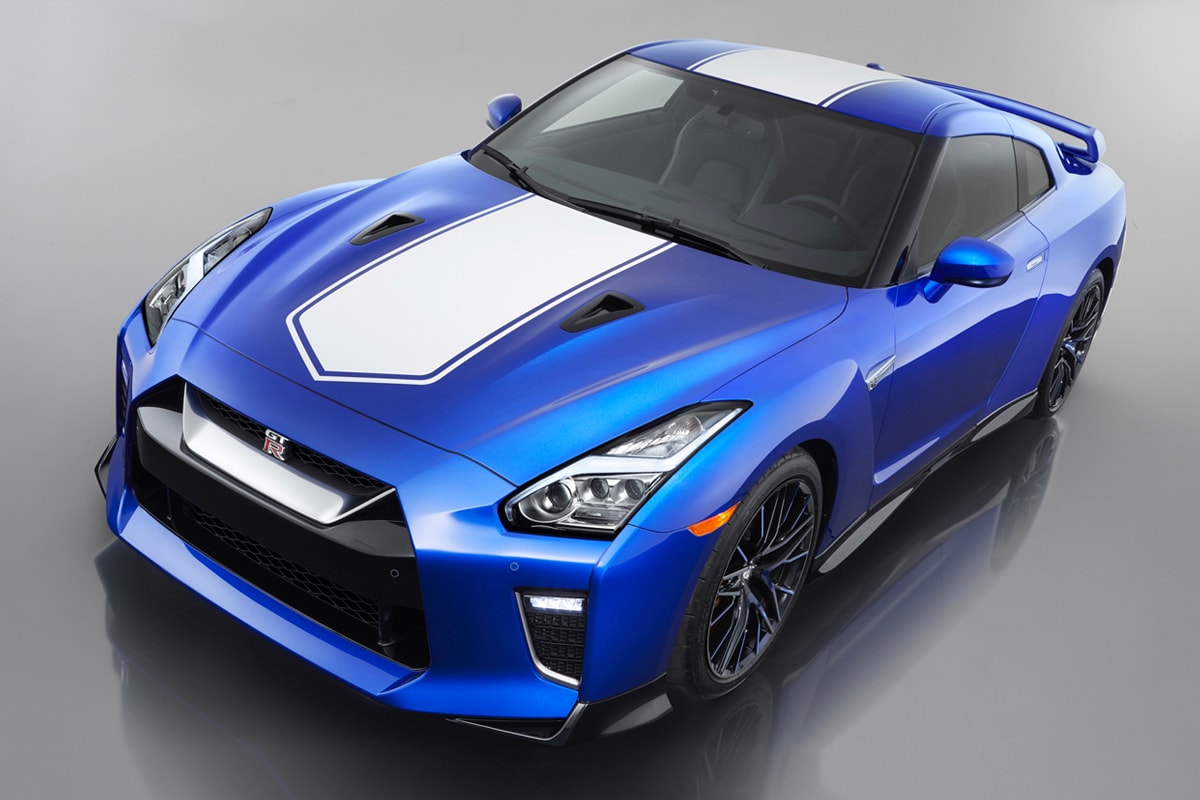 The Nissan GT-R 50th Anniversary Edition Debuts at the New York Auto Show racing cars speed