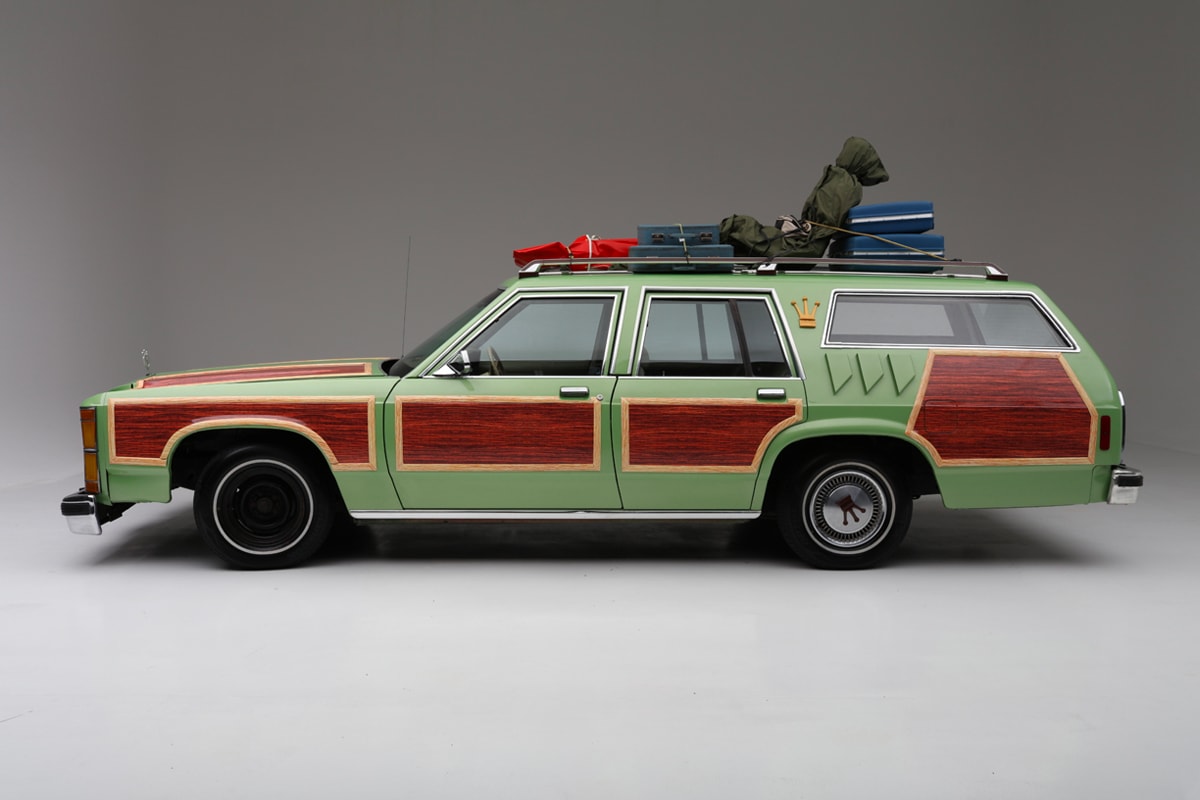 Wagon Queen Family Truckster Replica Sold $100,000 USD national lampoon's vacation barrett-jackson palm beach auction Chevy Chase Beverly D'Angelo Ford