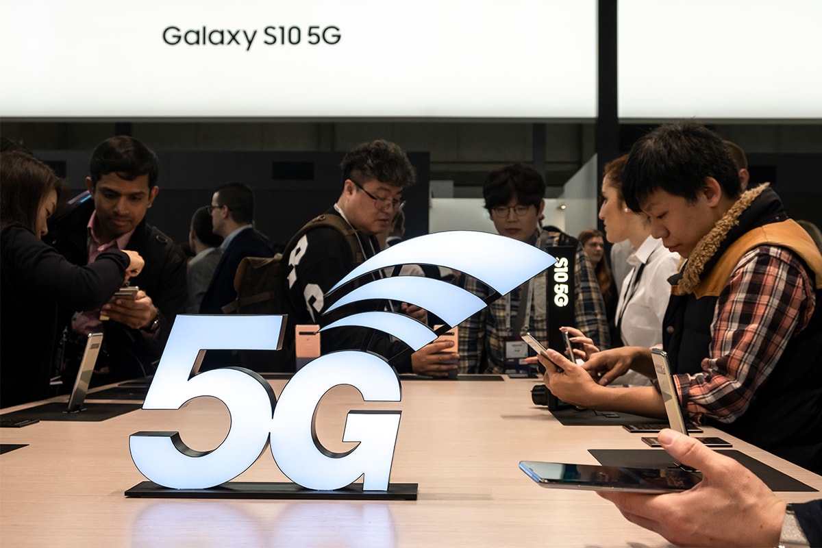 Samsung S10 5G Internet Speed Test Video twitter blogger tech technology smartphone iphone apple LG huawei 4G LTE 
