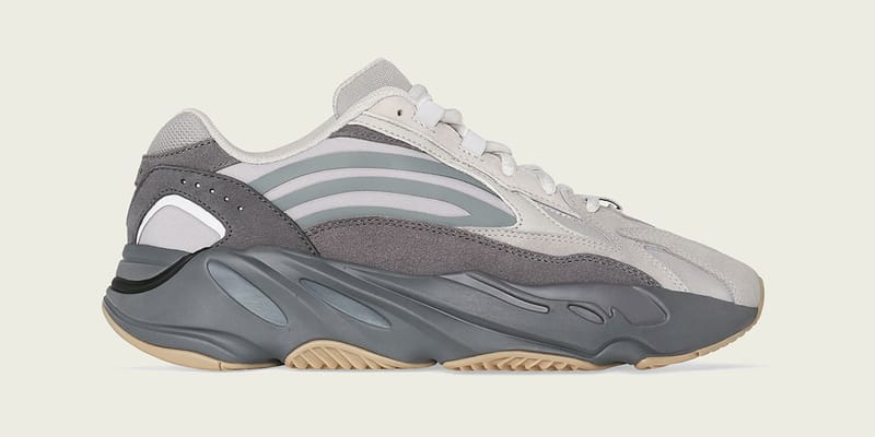 yeezy 700 tephra