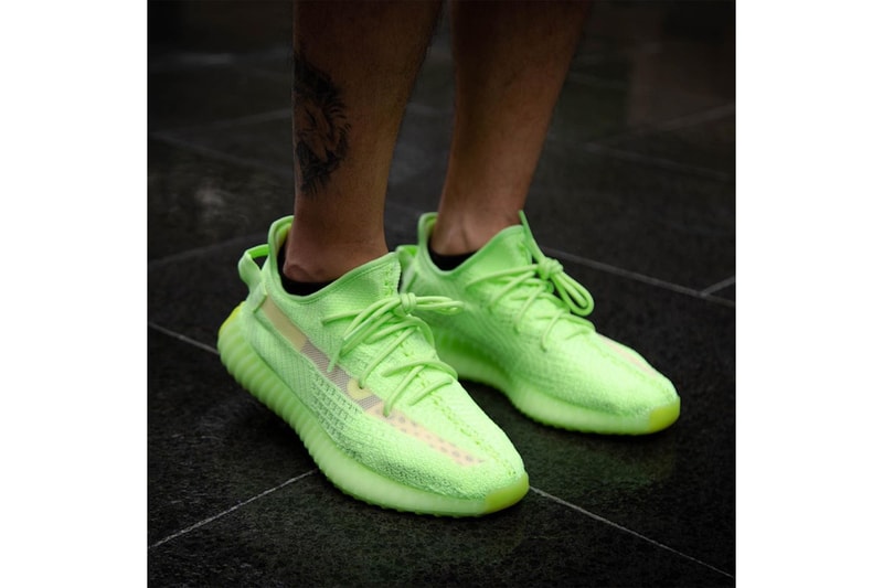 adidas YEEZY BOOST 350 V2 Glow in the Dark On Foot Look Neon Green Yellow Kanye West