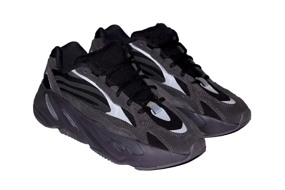 black and white yeezy 700