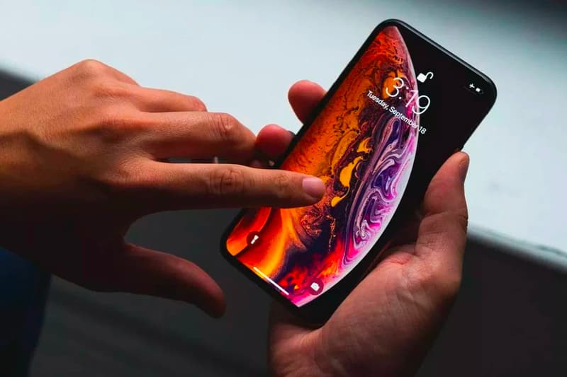 Apple's 2020 iPhones New Fingerprint Reader Technology iphone 11 xs max xr full display fingerprint reader 5 in-display touch patents 5G network speeds 3d model passports biometric