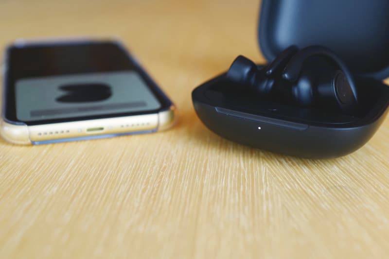 apple Powerbeats Pro Closer Look black white blue green wireless earphone dre Release Info Date ivory moss navy