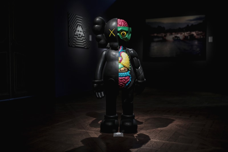 Kaws Bearbrick HD wallpaper