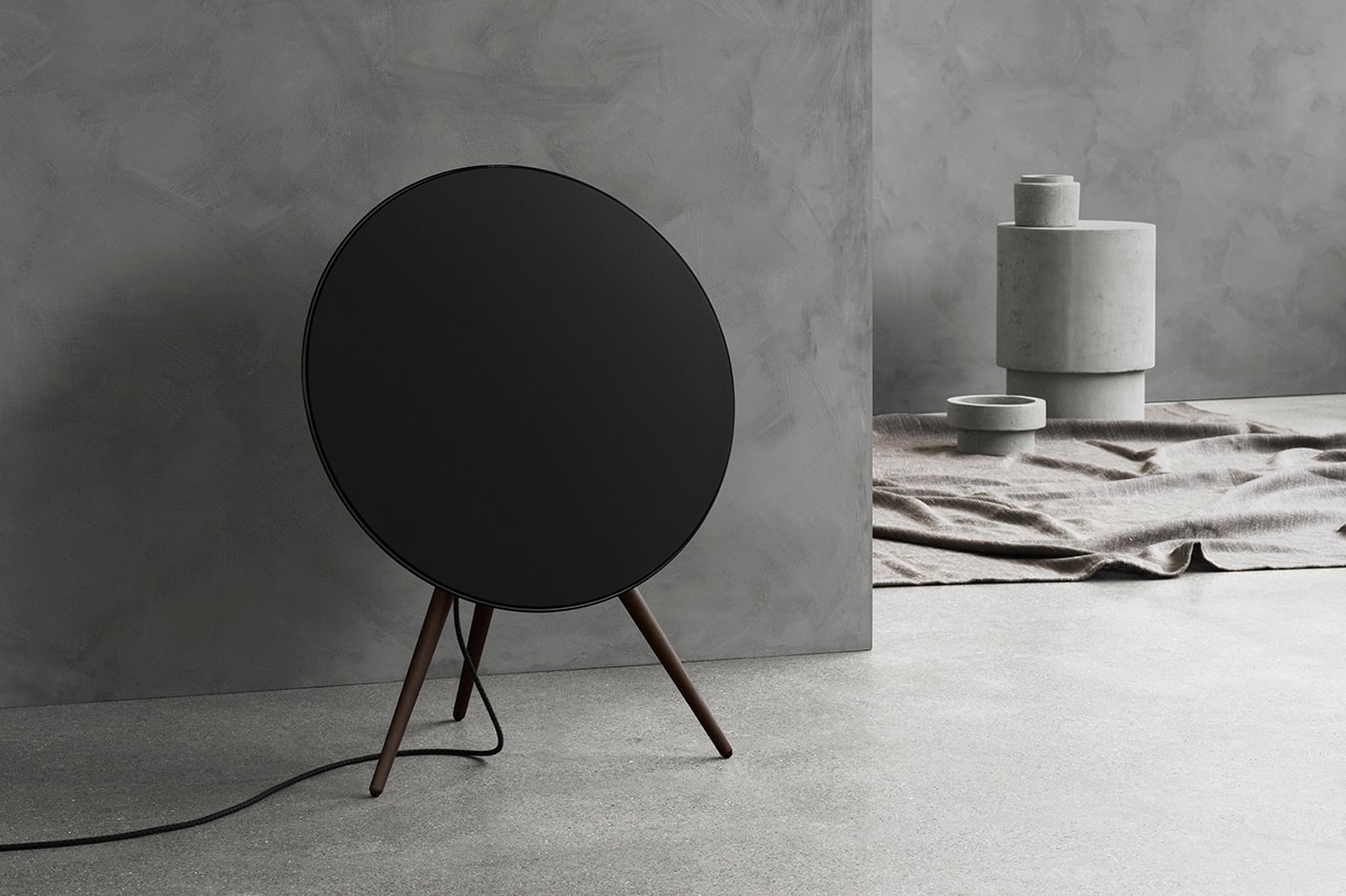 Bang and Olufsen Beoplay A9 Air Play Google Assistant Equipped Technological Update Sound Speaker Music Venice Biennale Festival Active Room Compensation Chromecast Apple Airplay 2 Kvadrat Customization