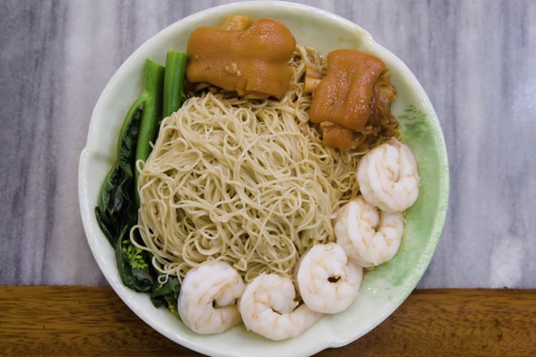 Video Captures the Dying Art of Hong Kong's "Seesaw" Noodle Tradition
