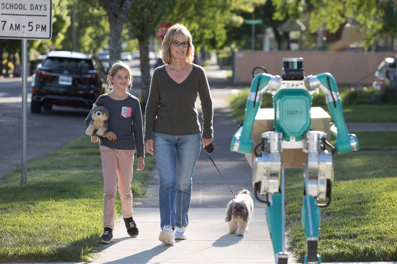 Ford Enlists Headless Robots to Finish Autonomous Driver Deliveries