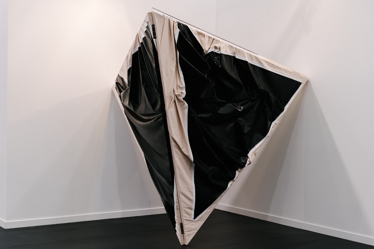 frieze new york best booths salon 94 perrotin gagosian white cube kaikai kiki takashi murakami tom sachs