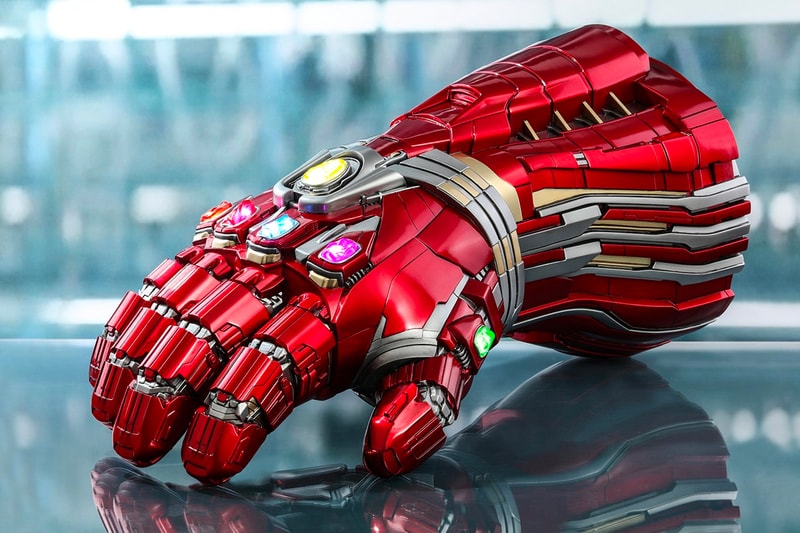 Hot Toys 1:1 Life Sized Hulk Nano Gauntlet Info avengers endgame superhero collectible marvel cinematic universe studios replica toy Disney iron man tony stark mark ruffalo