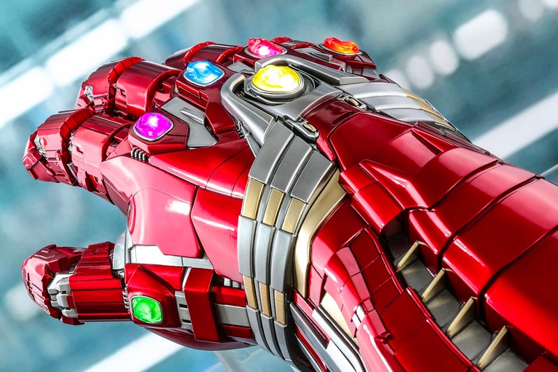 Hot Toys 1:1 Life Sized Hulk Nano Gauntlet Info avengers endgame superhero collectible marvel cinematic universe studios replica toy Disney iron man tony stark mark ruffalo