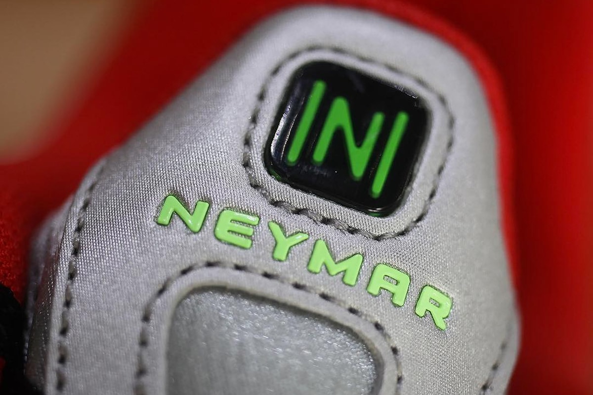 Neymar Jr x Nike Shox R4 Sneaker Closer Look paris saint germain retro vintage shoes sneakers runners sports football soccer athlete brazil world cup collaboration beaverton