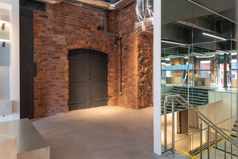 SEVENSTORE Liverpool Acne Studios Samuel Ross A-Cold-Wall*  Off-White™ 1017 ALYX 9SM Martine Rose Baltic Triangle Community Lead New Shop High End Menswear Streetwear Sneakers Designer Garments Labels