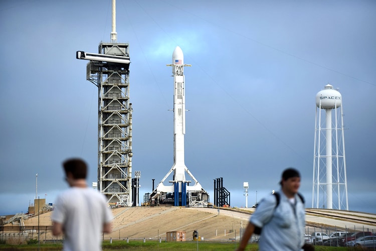 Watch SpaceX Launch 60 Satellites for the Starlink Internet Constellation Project
