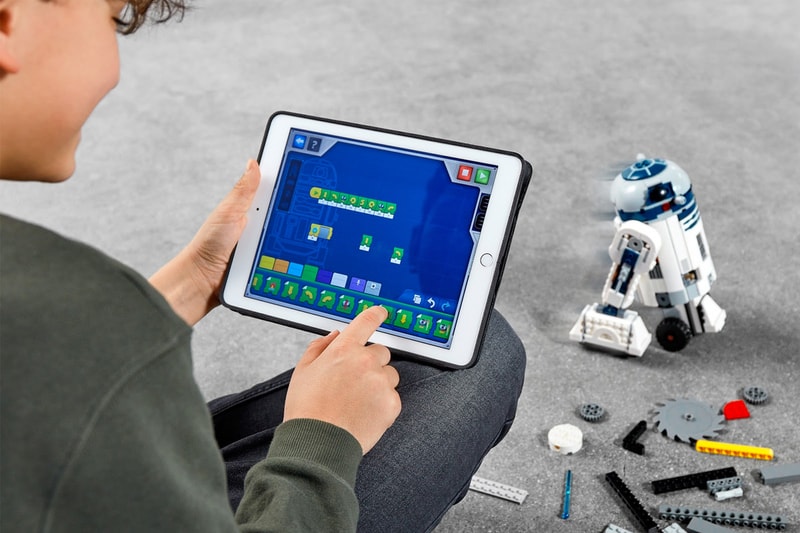 LEGO 'Star Wars' BOOST Droid Commander Set Details set programmable R2-D2, the Gonk droid, and the Mouse droid application controllable drop date price info release 