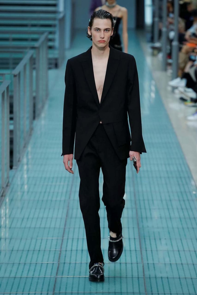 1017 ALYX 9SM Spring/Summer 2020 Runway Show paris fashion week ss20 pfw menswear womenswear mens womens matthew m williams studio collection