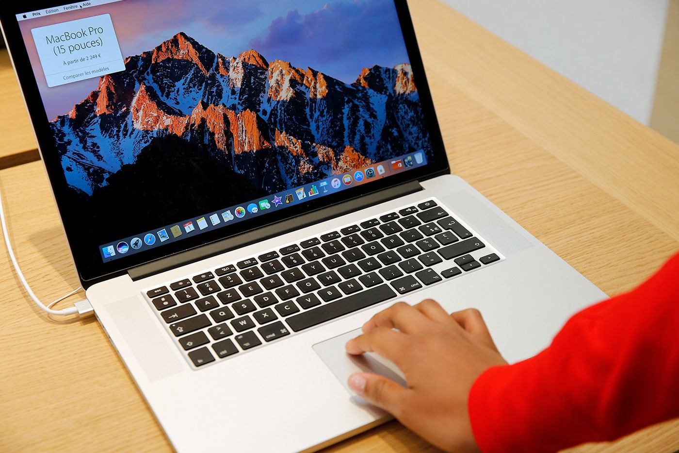 Apple Recall Macbook Pro Due to Fire Hazard laptop battery overheat 15 inch 2015 2017 repair center computer 