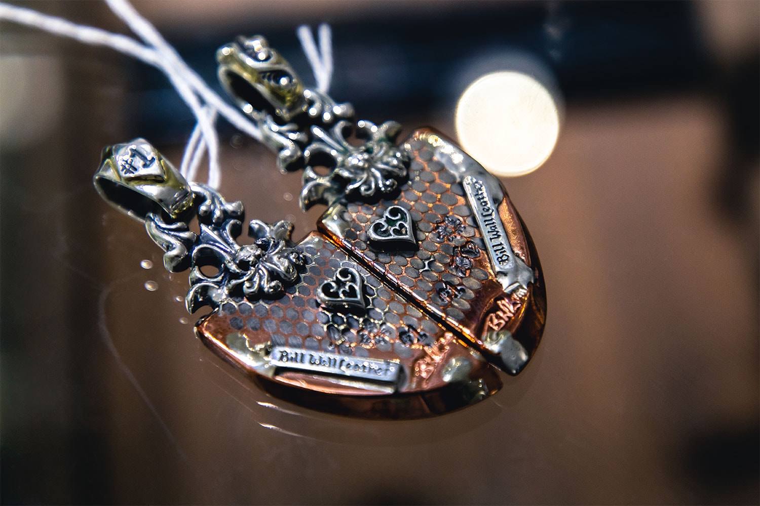 Bill Wall Leather Silver Jewelry Interview skulls vinavast Malibu silversmith Hong Kong Skulls Gold Diamond Smiley Face Silver 925 accessories rings bracelets bangles earrings