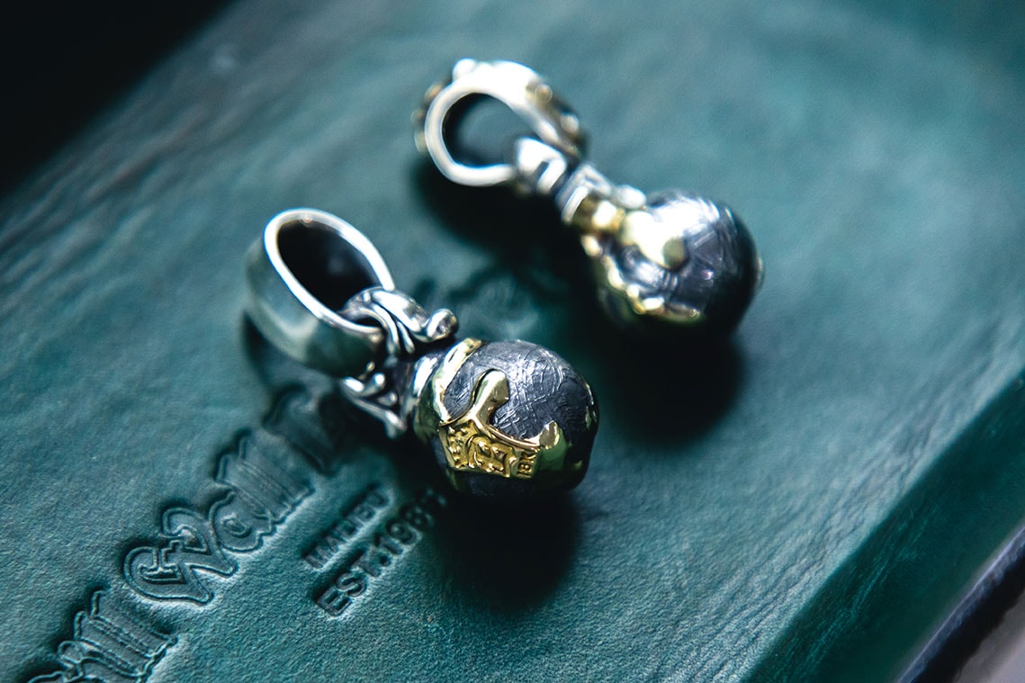 Bill Wall Leather Silver Jewelry Interview skulls vinavast Malibu silversmith Hong Kong Skulls Gold Diamond Smiley Face Silver 925 accessories rings bracelets bangles earrings