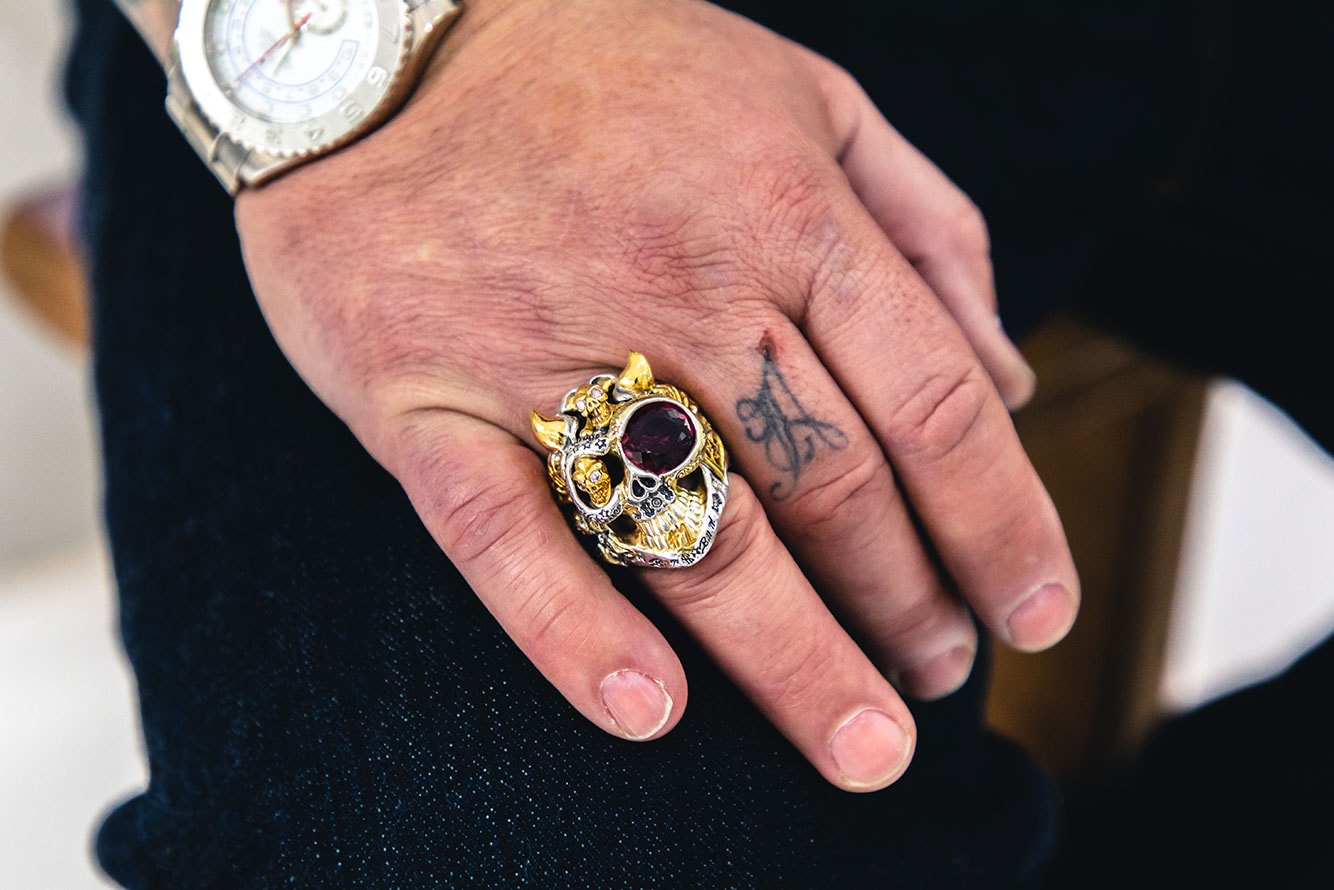 Bill Wall Leather Silver Jewelry Interview skulls vinavast Malibu silversmith Hong Kong Skulls Gold Diamond Smiley Face Silver 925 accessories rings bracelets bangles earrings