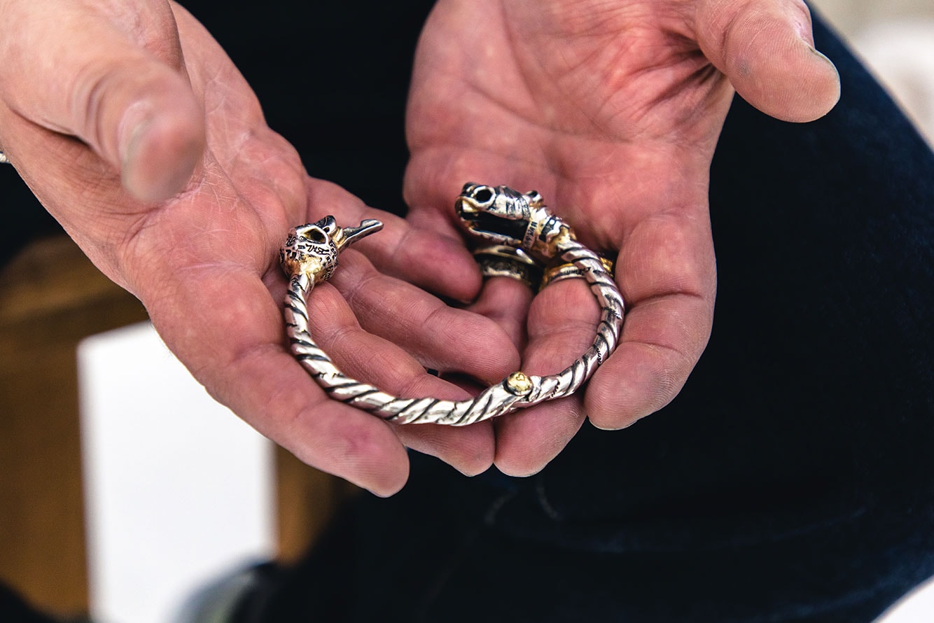 Bill Wall Leather Silver Jewelry Interview skulls vinavast Malibu silversmith Hong Kong Skulls Gold Diamond Smiley Face Silver 925 accessories rings bracelets bangles earrings