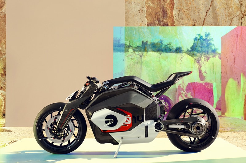 BMW Motorrad Vision DC Roadster Electric Boxer Engine 2-Cylinder Heritage Motorbike German Automotive Classic Design Rider First Look Images Concept