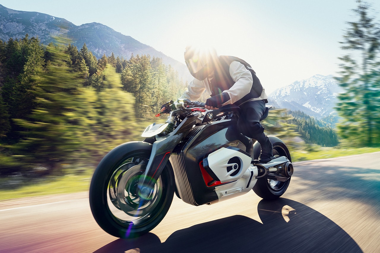 BMW Motorrad Vision DC Roadster Electric Boxer Engine 2-Cylinder Heritage Motorbike German Automotive Classic Design Rider First Look Images Concept