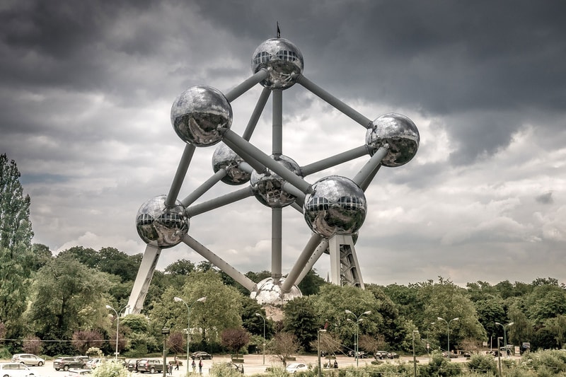 City Guide to Brussels: Things to Do travel europe beer fries frites waffles grand place Manneken-Pis tintin smurft 