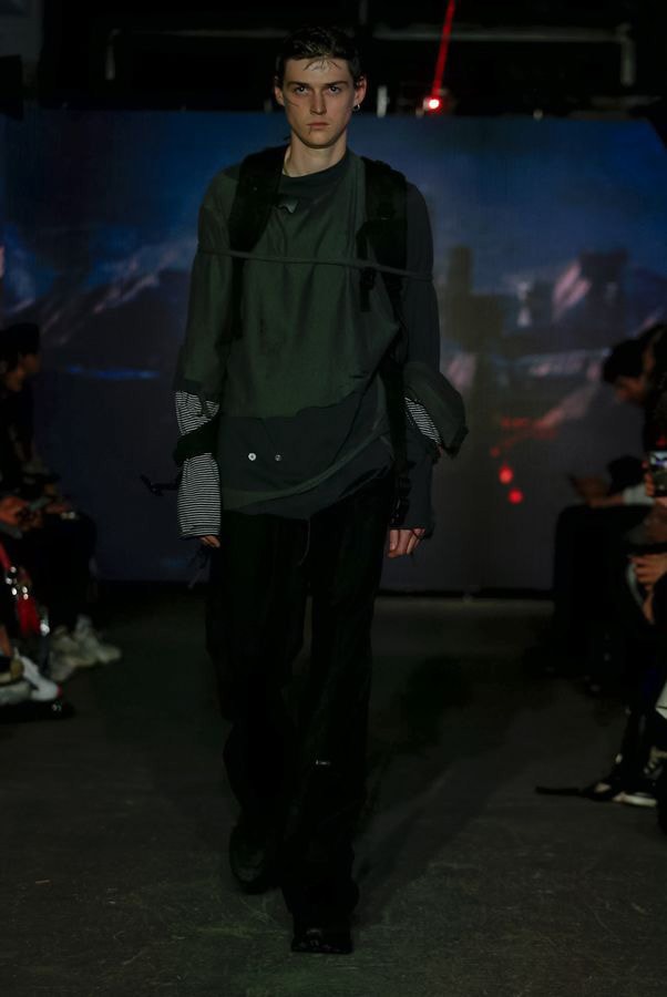 C2H4 Spring/Summer 2020 SS20 London Fashion Week Men's LFWM runways los angeles