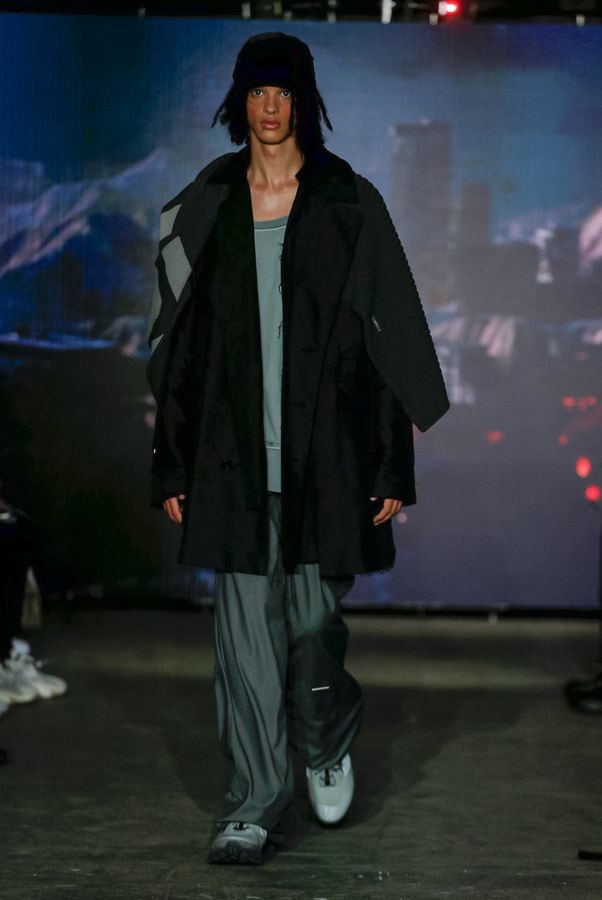 C2H4 Spring/Summer 2020 SS20 London Fashion Week Men's LFWM runways los angeles