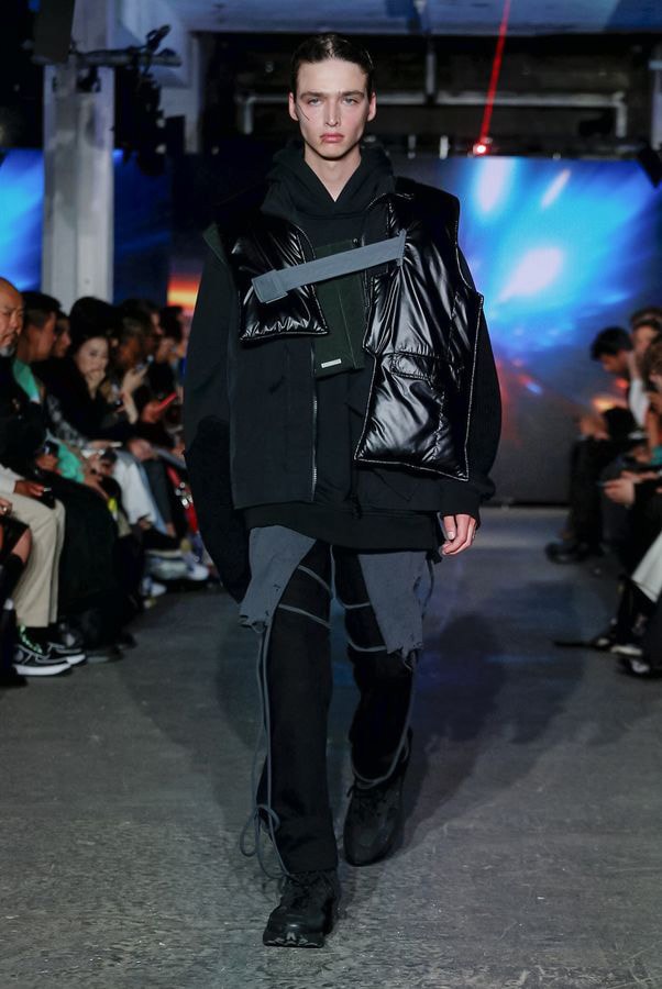 C2H4 Spring/Summer 2020 SS20 London Fashion Week Men's LFWM runways los angeles