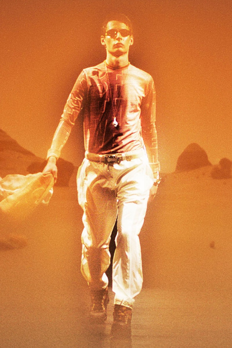 COTTWEILER Spring Summer 2020 Collection Paris Fashion Week Saville Row Tailoring Technical Futuristic Egypt Research Athletic Track pants shirt shoes Backpack projection digital