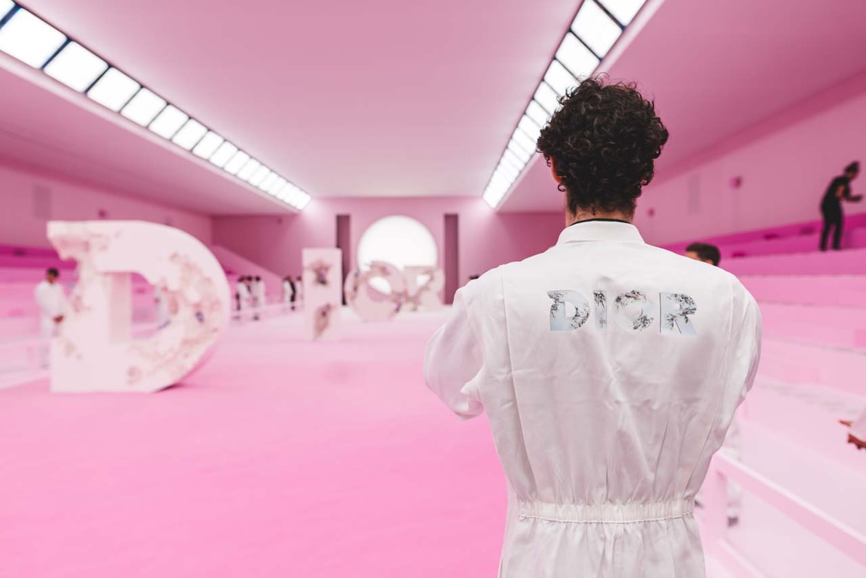 Dior Spring/Summer 2020 Runway Collection at PFW paris fashion week mens ss20 kim jones daniel arsham artist collaboration alyx studio matthew m william yoon jewelry backstage closer look menswear