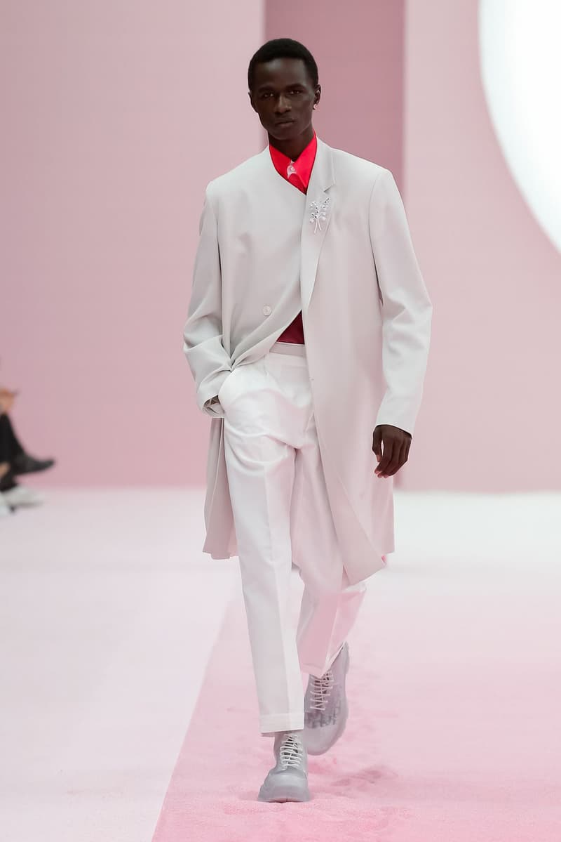 Dior Spring/Summer 2020 Runway Collection at PFW paris fashion week mens ss20 kim jones daniel arsham artist collaboration alyx studio matthew m william yoon jewelry backstage closer look menswear