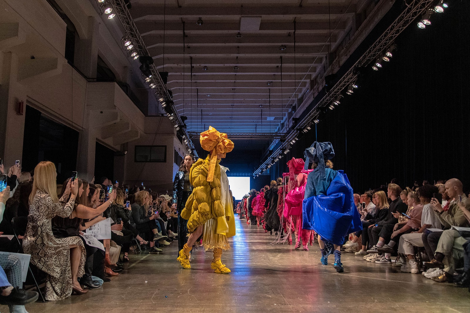 Näytös19 Näytös aalto university helsinki finland scandinavia europe lvmh prize fashion school julia mannisto rolf ekroth tuomas laitien heikki salonen nomen nescio ensaemble marimekko 