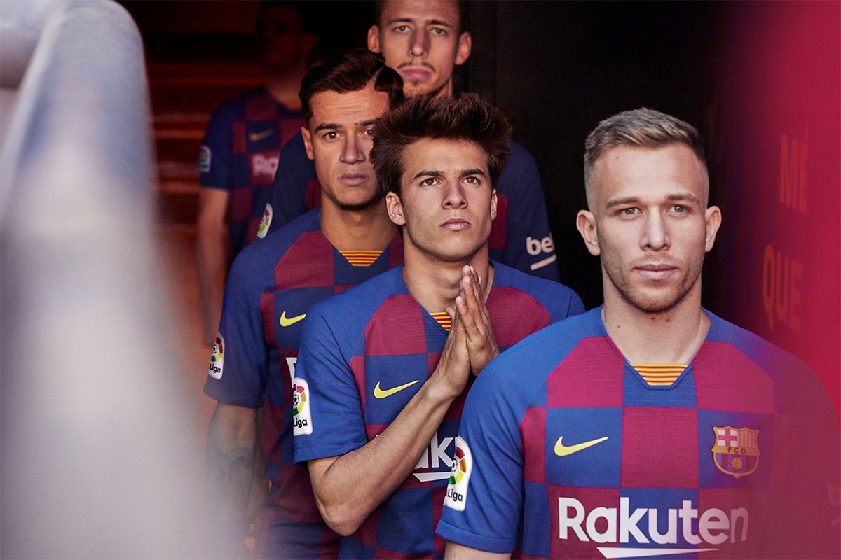 The 10 Best Football Kits of the 2019/20 Season soccer Leicester City Premier League Paris Saint-Germain PSG Real Madrid Champions League Liverpool  nike adidas new balance Arsenal Bayern Munich AS Roma Chelsea Inter Milan