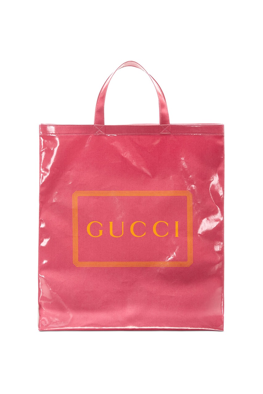 Gucci Logo Print Tote Bag in Black