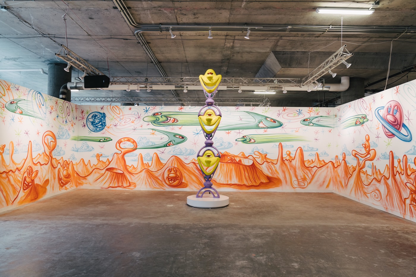 beyond the streets new york recap exhibition artists artworks graffiti street art roger gastman rosie perez shepard fairey takashi murakami madsaki futura installations sculptures