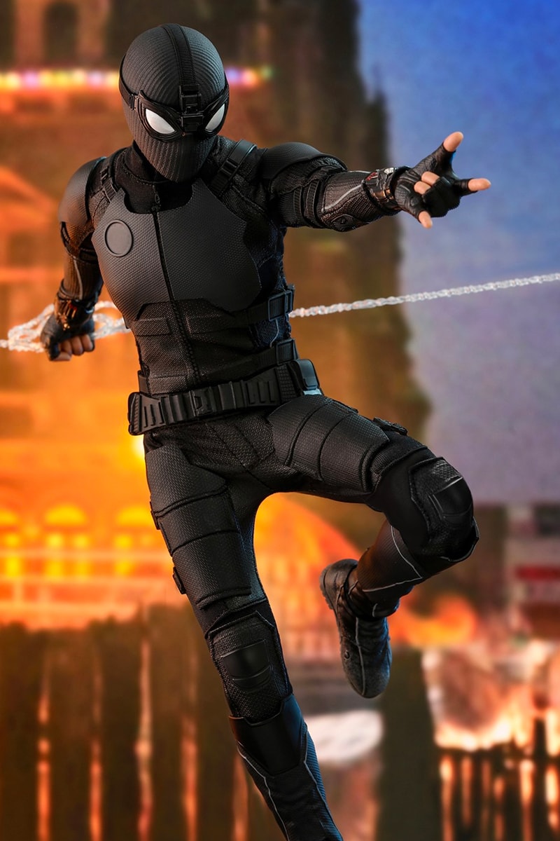 Hot Toys  Spider Man Stealth Suit far from home marvel studios cinematic universe disney avengers tom holland peter parker 1 6th collectible figure 