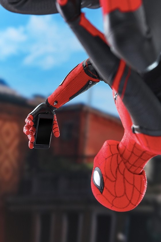 Hot Toys Spider Man Far From Home 1 6th Model marvel avengers tom holland peter parker cinematic universe figure collectible 