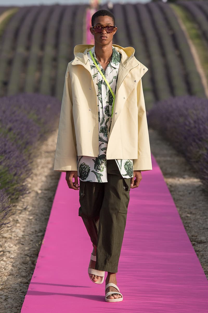 Jacquemus Spring/Summer 2020 Show "Le Coup de Soleil" The Sunburn Paris Fashion Week Men's SS20 Runway Collection Closer Look Review Best Looks Simon Porte Fashion Swarovski Collaboration