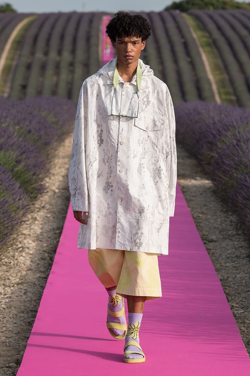 Jacquemus Spring/Summer 2020 Show "Le Coup de Soleil" The Sunburn Paris Fashion Week Men's SS20 Runway Collection Closer Look Review Best Looks Simon Porte Fashion Swarovski Collaboration