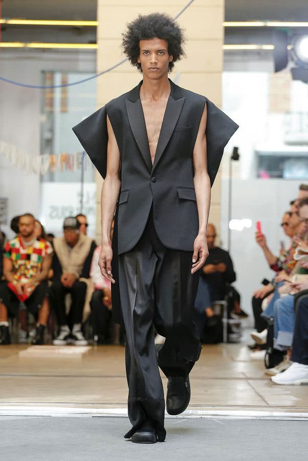 JW Anderson SS20 Paris Fashion Week Runway Show spring summer 2020 Jonathan Anderson