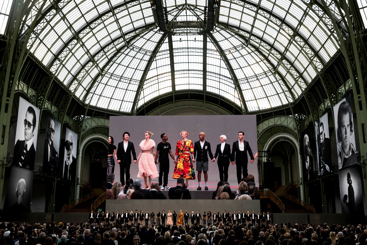 chanel fendi karl lagerfeld paris memorial tribute performances grand palais pharrell williams gigi hadid tilda swinton 