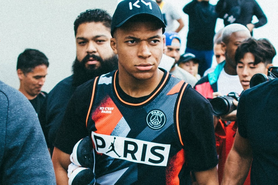 Kylian Mbappe Sports Psg X Jordan Collab In Venice Beach Hypebeast Kylian Mbappe Sports Psg X Jordan Collab In Venice Beach Hypebeast